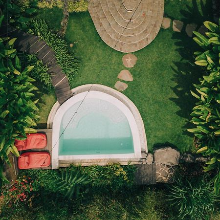 Makerti Bali~Bamboo House Villa Selat Exterior foto