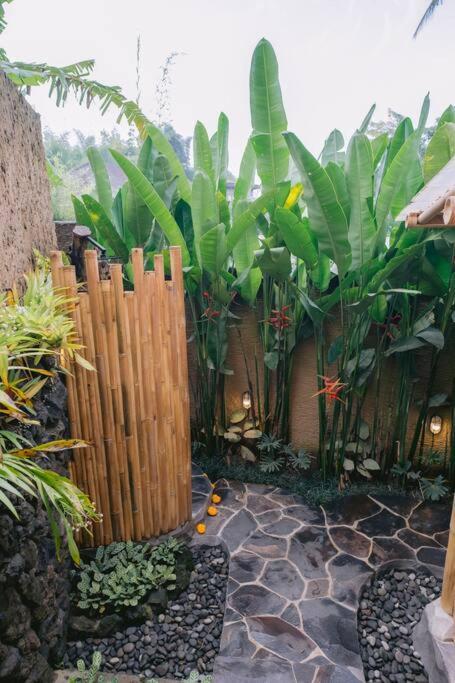 Makerti Bali~Bamboo House Villa Selat Exterior foto