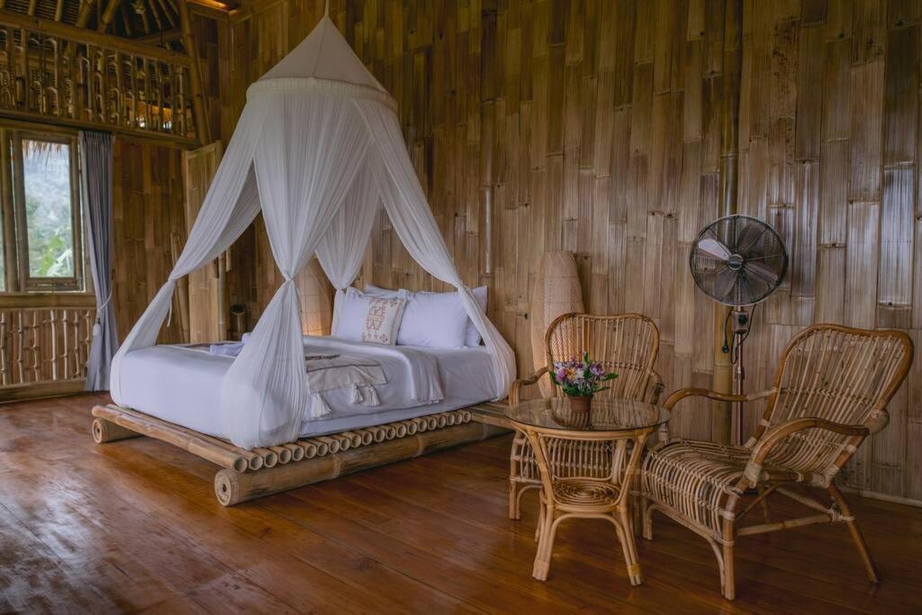 Makerti Bali~Bamboo House Villa Selat Exterior foto