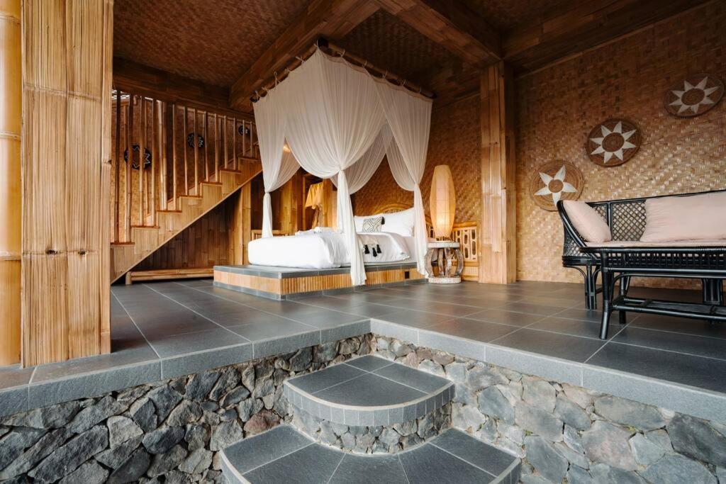 Makerti Bali~Bamboo House Villa Selat Exterior foto