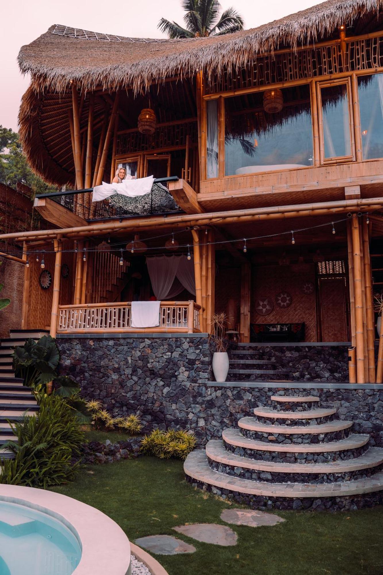 Makerti Bali~Bamboo House Villa Selat Exterior foto