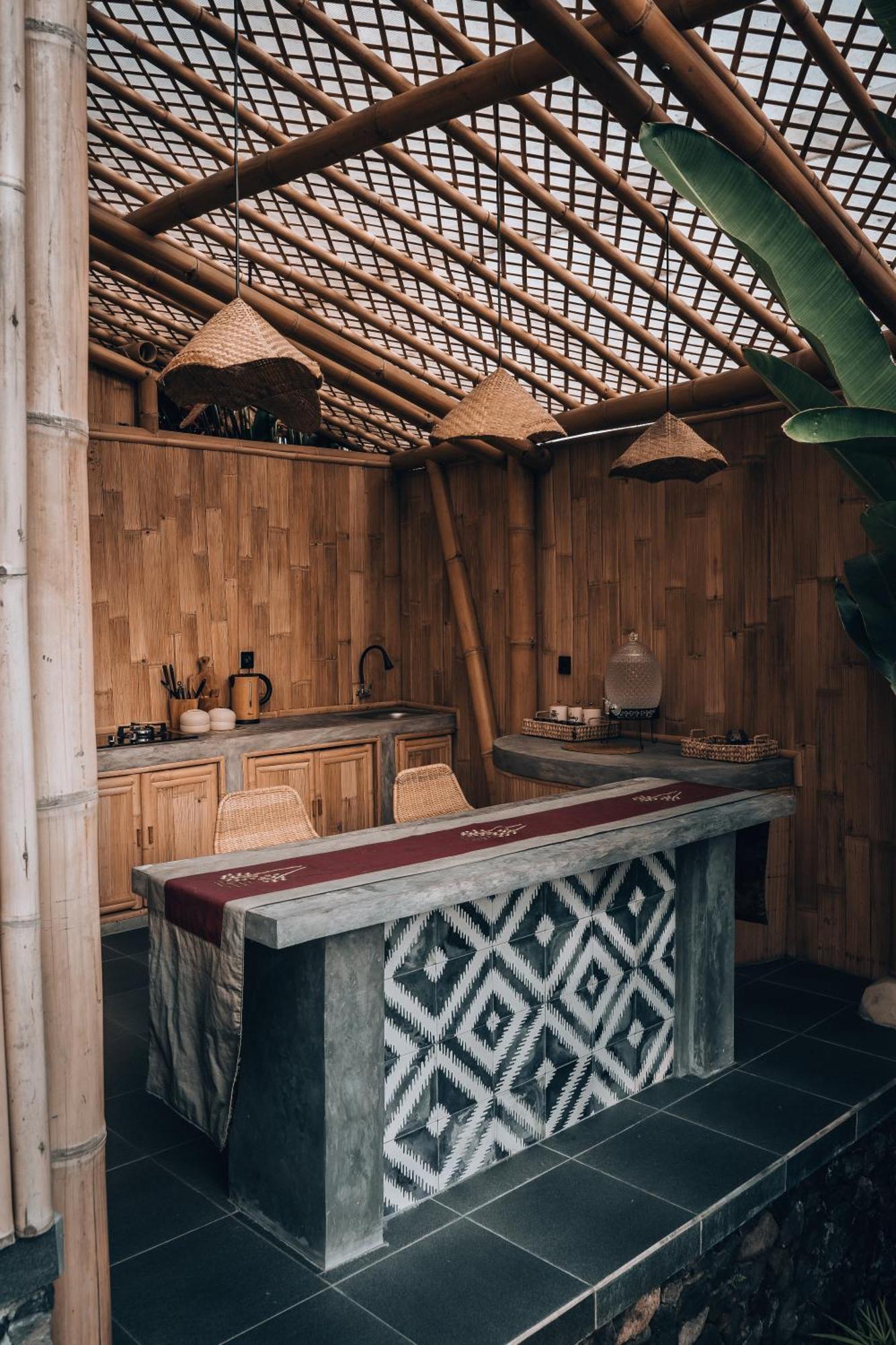 Makerti Bali~Bamboo House Villa Selat Exterior foto